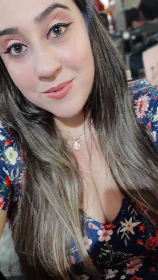 APPonsone's tweet photo. Quando sua prima fez curso de make e testa em você :)
#makesuave #encontromk #quarta #rosinha https://t.co/kDsFdYq3yl