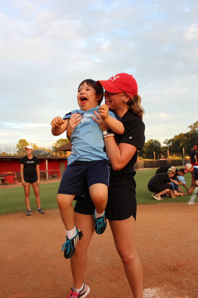 newberrysb's tweet photo. The Wolves always have so much fun with their Screaming Eagles friends! https://t.co/5jWY5XZJCN