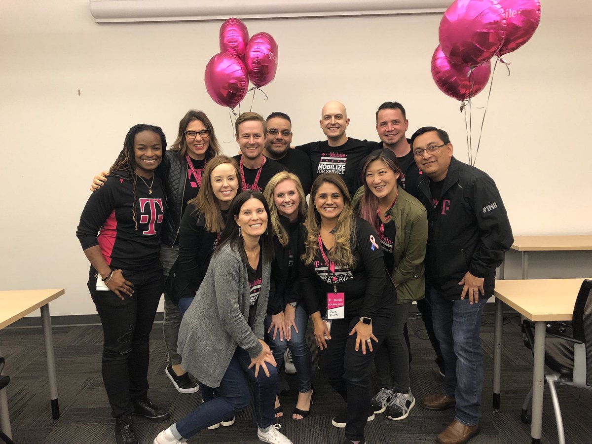freetisha's tweet image. Live from Atlanta — @FourBlock T-Mobile style! Being an ally to our veterans is such a meaningful part of working here! 🙌🏽 🇺🇸 💓

#TeamMagenta #MobilizeForService