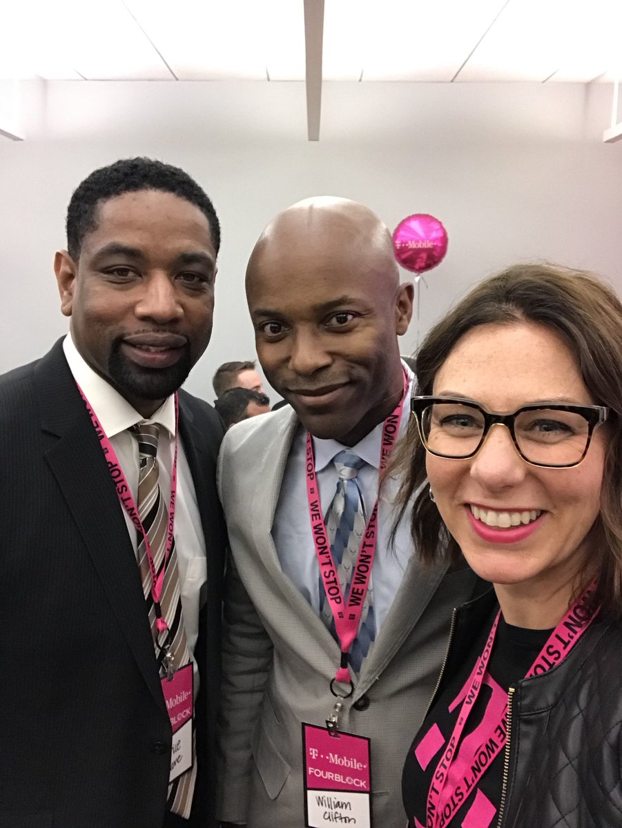 freetisha's tweet image. Live from Atlanta — @FourBlock T-Mobile style! Being an ally to our veterans is such a meaningful part of working here! 🙌🏽 🇺🇸 💓

#TeamMagenta #MobilizeForService