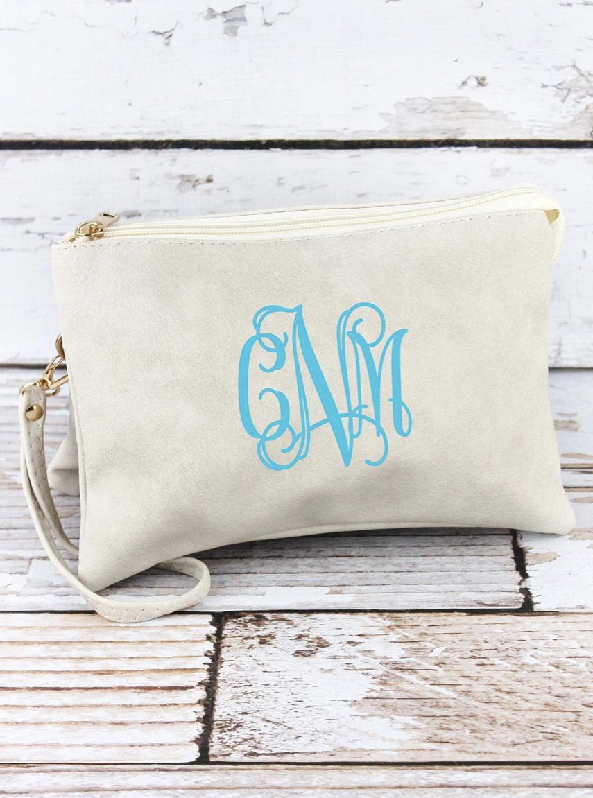 JaxxLayne's tweet photo. Personalized clutches!!! 😍 these are $26 and the monogram is $8.95! Super cute to carry around somewhere you wouldn’t want a huge purse! Place your orders now! https://t.co/6R430R9QM5