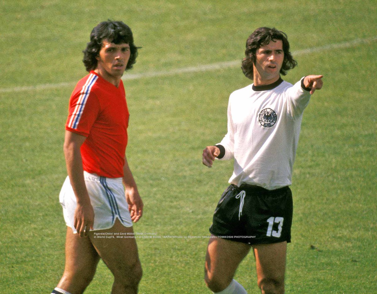 tphoto2005's tweet photo. Figeroa(Chile) and Gerd Müller (West Germany)   in World Cup74,  
West Germany 1-0 Chile at Berlin, 14/6/1974
 Photo by Masahide Tomikoshi / TOMIKOSHI PHOTOGRAPHY https://t.co/V9iYWs4UlX