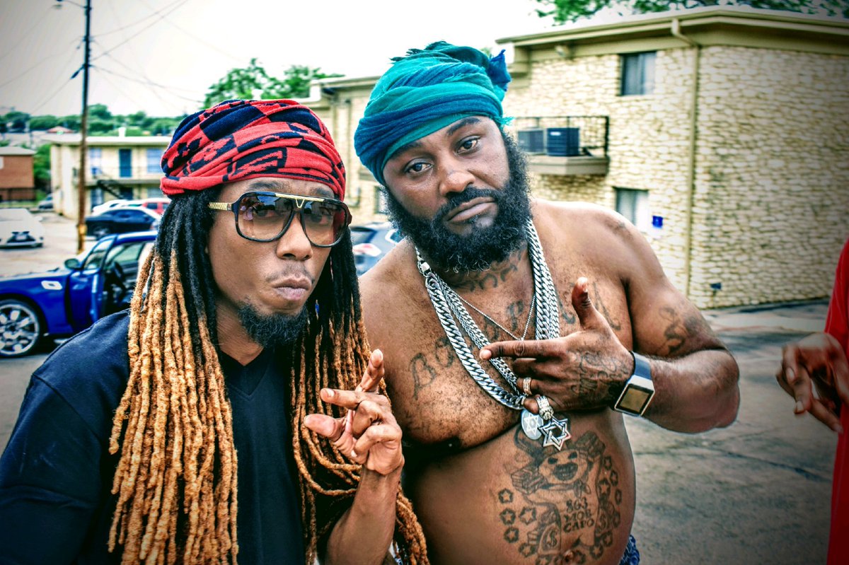CurrencycartelD's tweet photo. #BLACKFLAG #VIDEOSHOOT #KILLEEN #TEXAS #THEHOOD #DIMPLESTREET #WATERHAVEN #APTS https://t.co/ppVyESiP7c