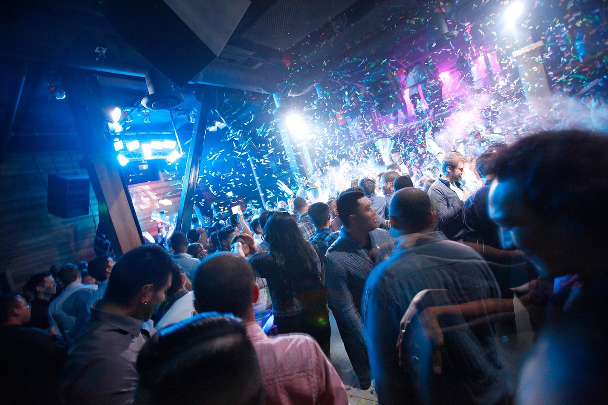 CatOFilc's tweet image. One of my favorite thing about club photography is that my photos often results in so much vibrant colors!