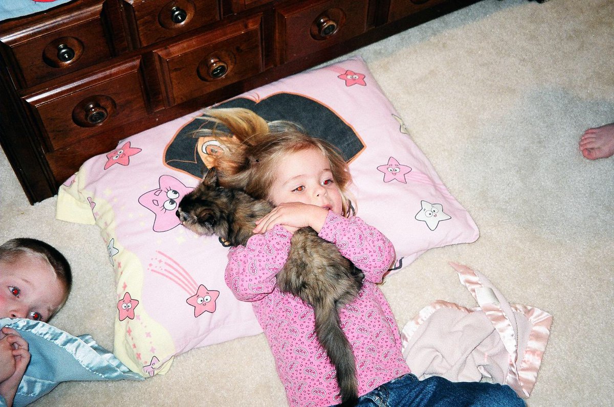 Sararouse22's tweet photo. Happy Birthday to my best friend!!! Thanks for 14 years of snuggles!! https://t.co/0RFp63RZuy