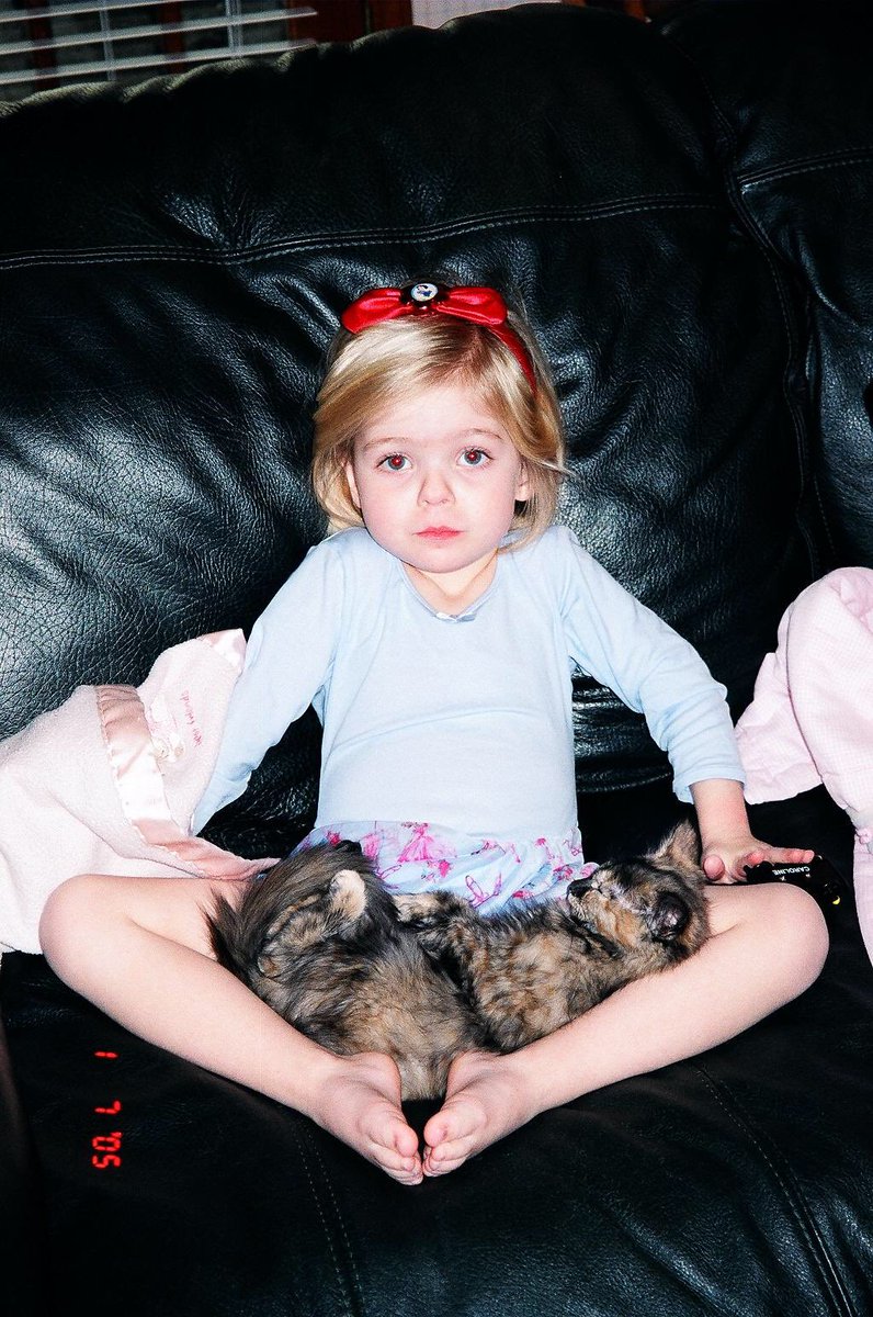 Sararouse22's tweet photo. Happy Birthday to my best friend!!! Thanks for 14 years of snuggles!! https://t.co/0RFp63RZuy
