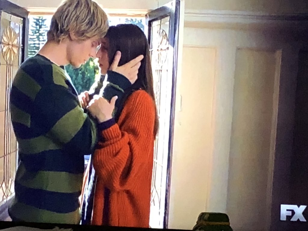 Rory_Ann's tweet photo. My life is complete #AHSApocalypse 🖤❤️😩 https://t.co/eEBiBxt81L