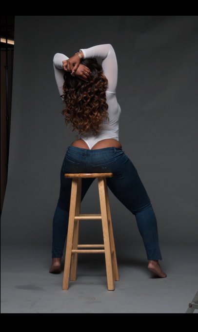 Left a lot of shit in my past that i never think about....MOVING FORWARD https://t.co/zrworW8siP https://t<a href="/tag/savethedate"class="tags"><span>#savethedate</span></a>