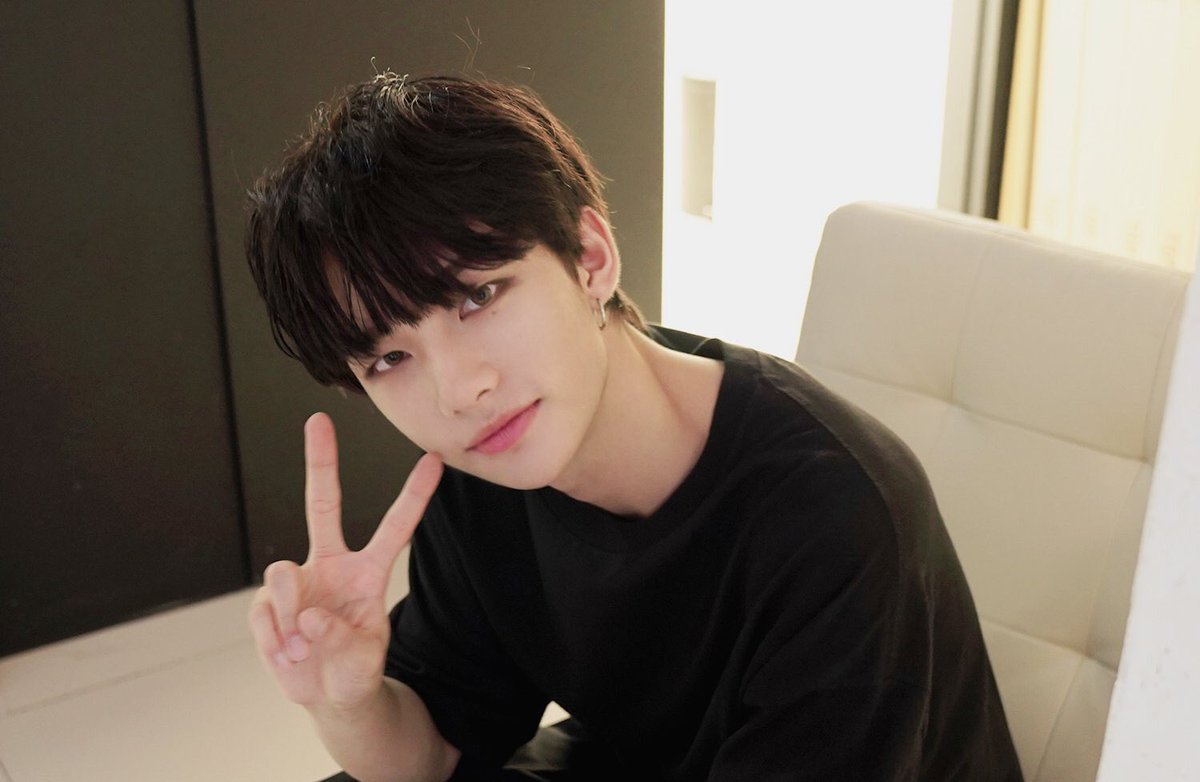 2000seconds's tweet image. 치명적인 황현진