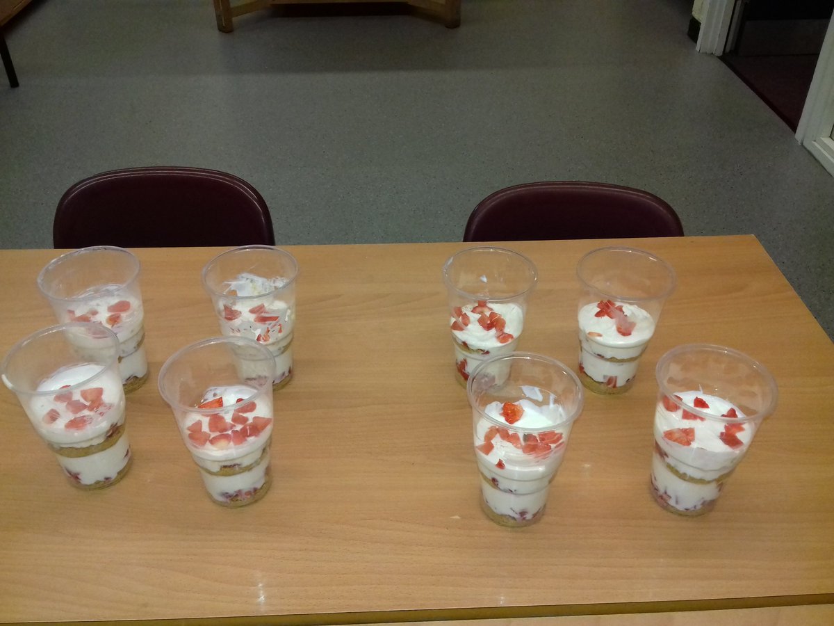 Yesterday@PhunkyCroydon was <a href="/PegasusAcademy/">Pegasus Academy Trust</a> last Cook &amp; Eat session 😟  making Strawberry Chesse cake. We had an amazing afternoon, discuss their favourite dish "Crustless  Quiche" recipe shared with family members. Cost effective nutritional meal. 💃