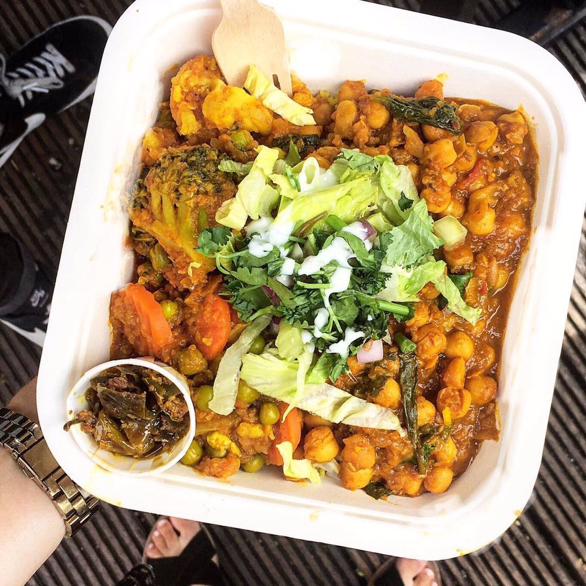 Come get some 🔥🔥🔥 in ya and catch us today 👉🏽 <a href="/KERB_/">KERB</a> #kerbkingsx  11.30am -2pm &amp; 👉🏽<a href="/CamdenMarket/">Camden Market</a> @ 11.30am till 6pm! Let’s get spreading some #currylove 💚