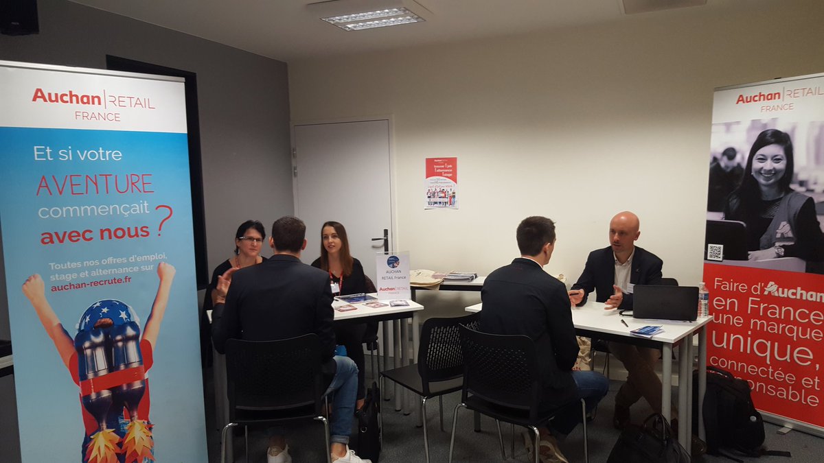 PJP69's tweet photo. Les équipes hyper et super Auchan Retail France vous accueillent sur les campus #INSEEC Lyon, Bordeaux et Paris. Jobs, stages et alternance au rendez-vous @AuchanRecrute https://t.co/ivEQL7S1TZ