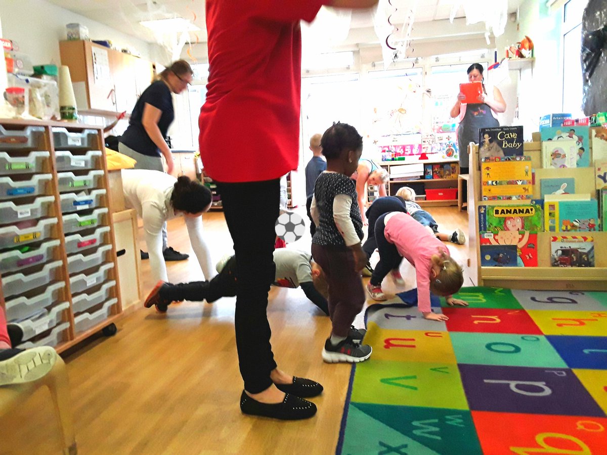 springnortheath's tweet image. Yesterday on #NurseryPractitionerDay. The staff and children, enjoyed getting active with a exercise video, it was so much fun to see all the children attempt all the aerobic moves! Afterwards we had a healthy lunch party with the children which yummy and tasty! #springnurseries