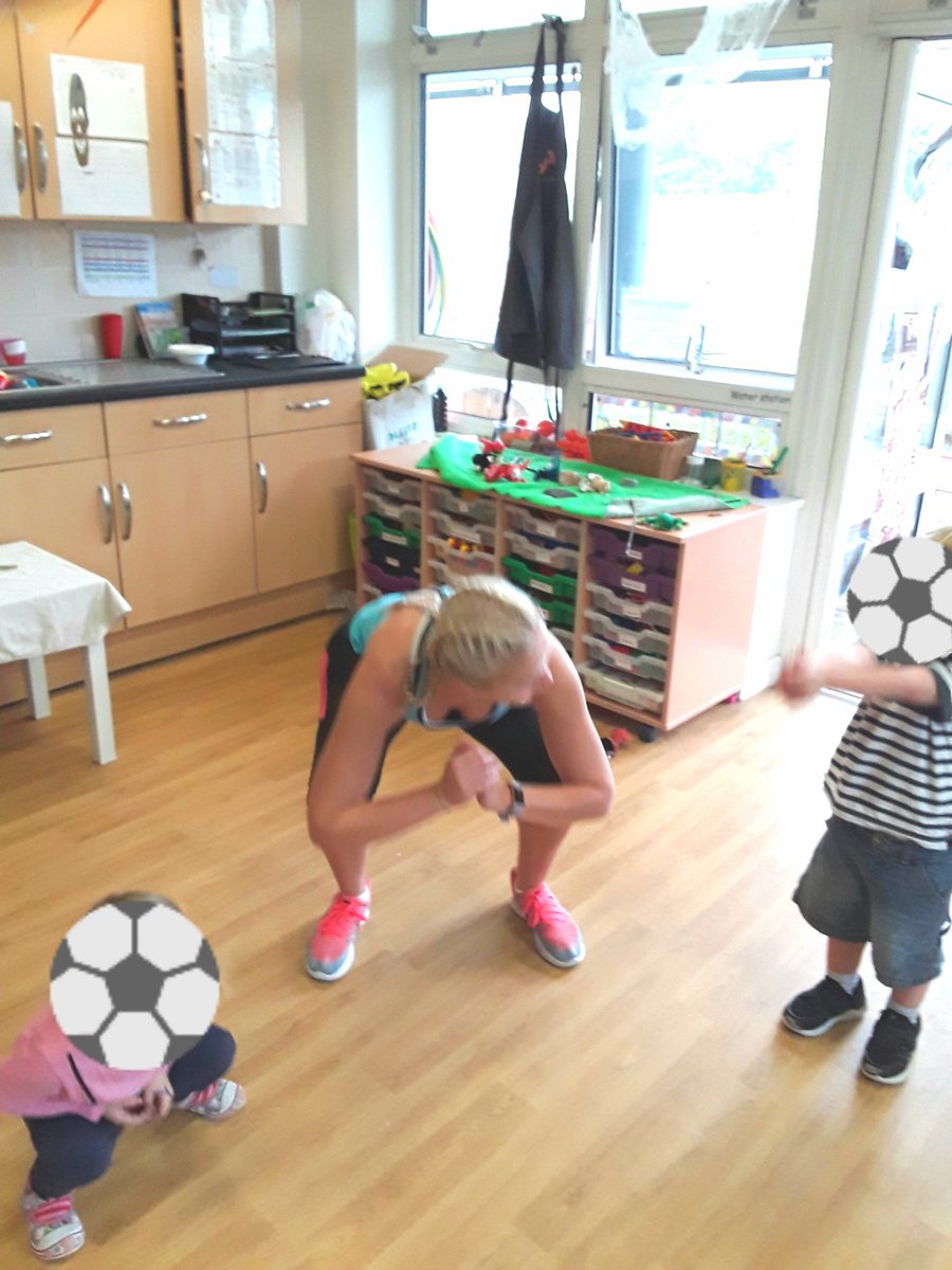 springnortheath's tweet image. Yesterday on #NurseryPractitionerDay. The staff and children, enjoyed getting active with a exercise video, it was so much fun to see all the children attempt all the aerobic moves! Afterwards we had a healthy lunch party with the children which yummy and tasty! #springnurseries