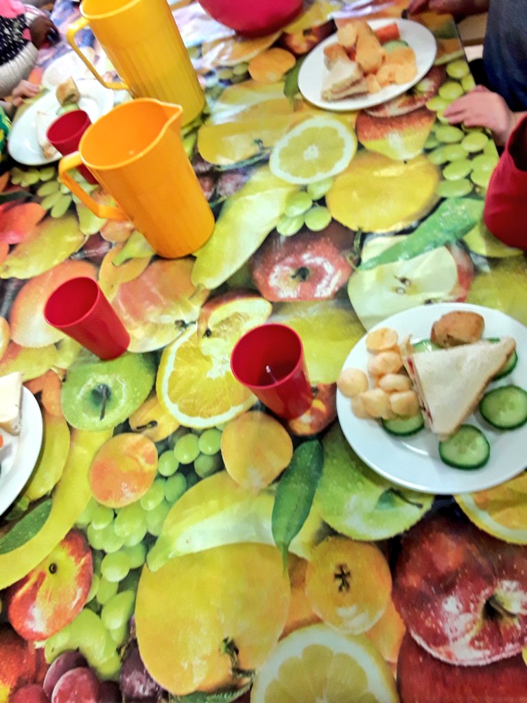 springnortheath's tweet image. Yesterday on #NurseryPractitionerDay. The staff and children, enjoyed getting active with a exercise video, it was so much fun to see all the children attempt all the aerobic moves! Afterwards we had a healthy lunch party with the children which yummy and tasty! #springnurseries