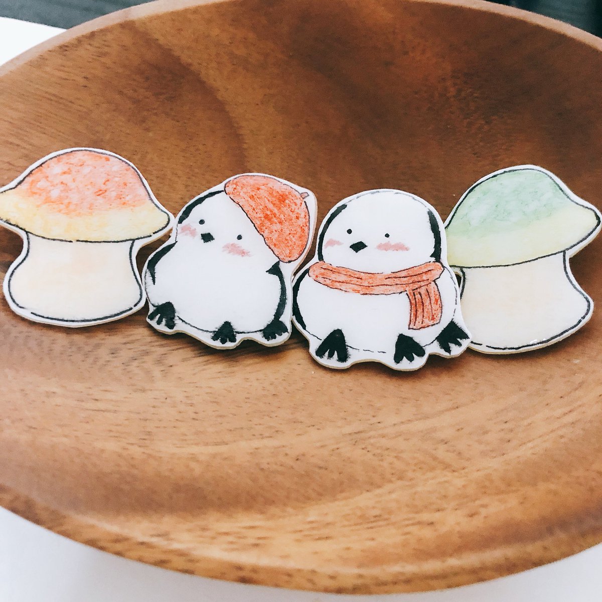 ミンススタジオ A Twitter かわいい かわいいブローチ ブローチ シマエナガ キノコブローチ キノコ ハンドメイドアクセサリー ハンドメイド好きな人と繋がりたい ミンネで販売中 イラスト お絵描き 落書き アナログ 色鉛筆 コピック 拡散希望rt