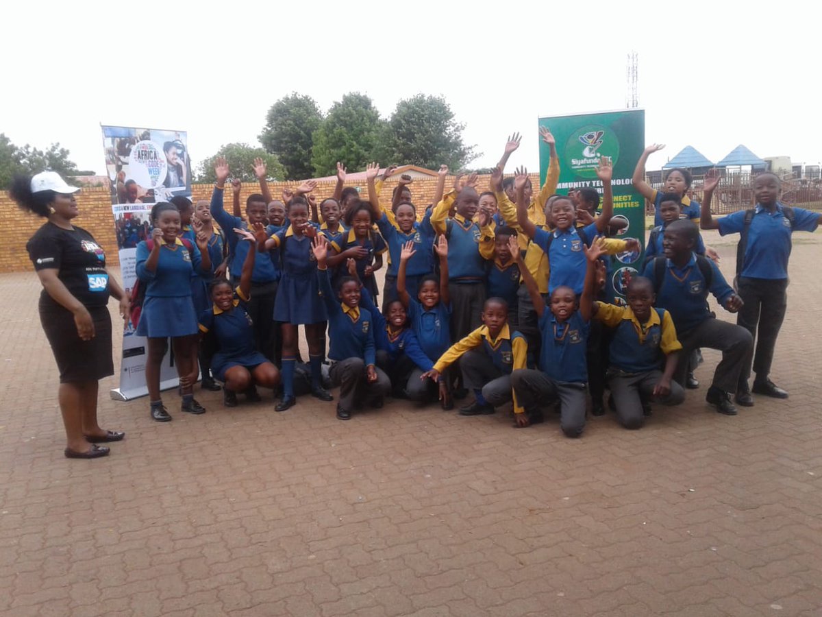 Abbas4khtar's tweet photo. RT @GENESSSA: RT @Siyafunda_ctc: #AfricaCodeWeek #GrowWithGoogle from #Soweto to #EasternCape, everyone will be fluent in #coding. #MJInnovations - Hoerle Primary School Soweto, #CosmoCity - Harvest Private School, #SiyafundaCtcPalmridge - Simunye Primar… https://t.co/7nH1U1xIEj