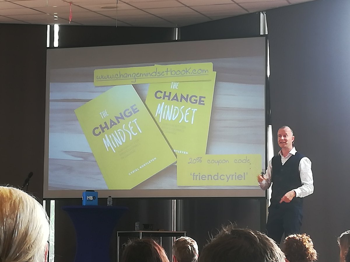 hbeekman's tweet photo. Inspirerende lezing tijdens scholingsdag @MBOUtrecht van #CyrielKortleven #YesandAct #ideaboosters #ideakillers https://t.co/6dkUa6Z2Xf