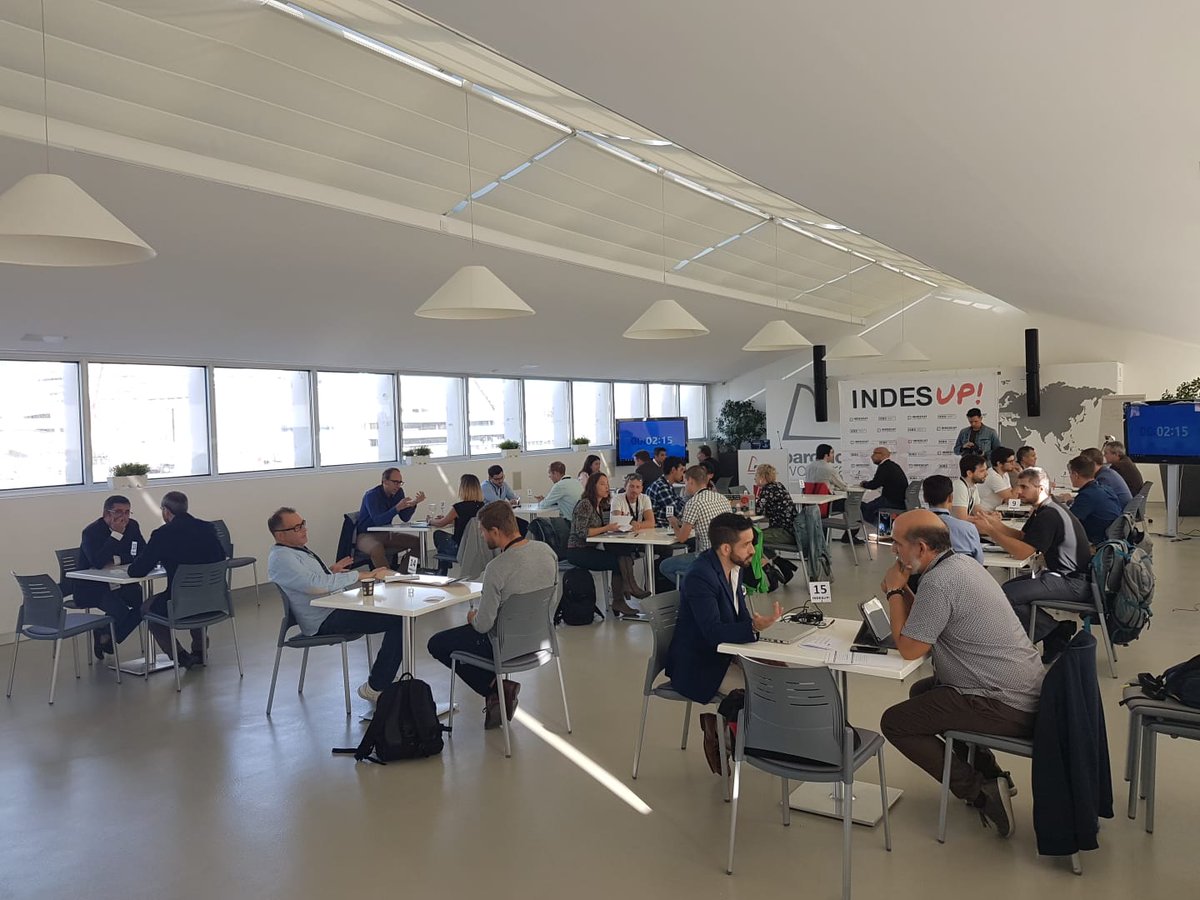 Ya se desarrolla el #SportsMatchmaking de <a href="/indes_up/">INDESUP!</a> en @FNOB_org. Se han programado más de 100 reuniones entre startups y empresas del sector #deporte.