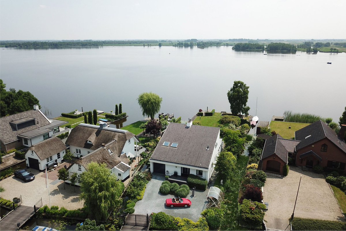 LEDSgoGREENER's tweet photo. @Ziekenhuizen_ 

Lekker je boot bij je eigen huis aanleggen? Wonen in het groene hart en binnen 30 minuten in Amsterdam, Den Haag, Rotterdam of Utrecht? Ons huis aan de Nieuwkoopse Plassen staat te koop. Kijk voor meer informatie op: https://t.co/mjnrkEP5Ed https://t.co/GQI7hUeyXv