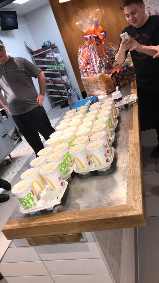 jadenwilliams99's tweet photo. 35 fantas please drive @fanta https://t.co/aF4I3NKdtR