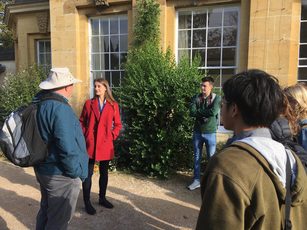 First field trip with the #MSc #students from ⁦<a href="/BPIuniofnotts/">thebpiuniofnotts</a>⁩ meeting up with ⁦<a href="/SamanthaIbbott/">Samantha</a>⁩ who now works at Oxford Botanical  Gardens