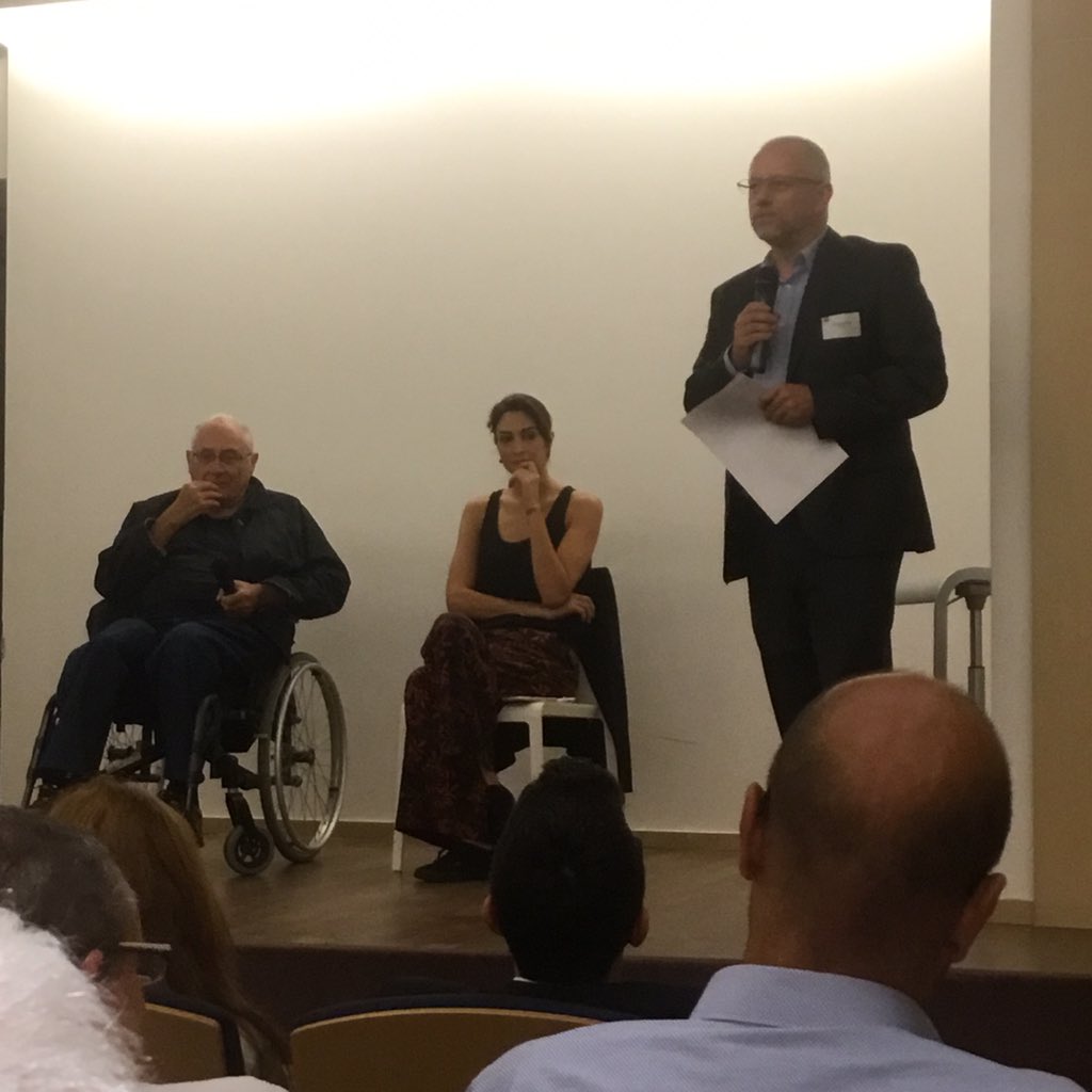 Face à face Patient x Médecin Patient: Jean-Michel BILLAUT <a href="/Billaut/">Jules Billaut</a> x Médecin: Cécile MONTEIL <a href="/iLumens/">iLumens</a> animateur Christophe RICHARD <a href="/santeos/">Santeos by Worldline</a> #TICsanteIDF #IA