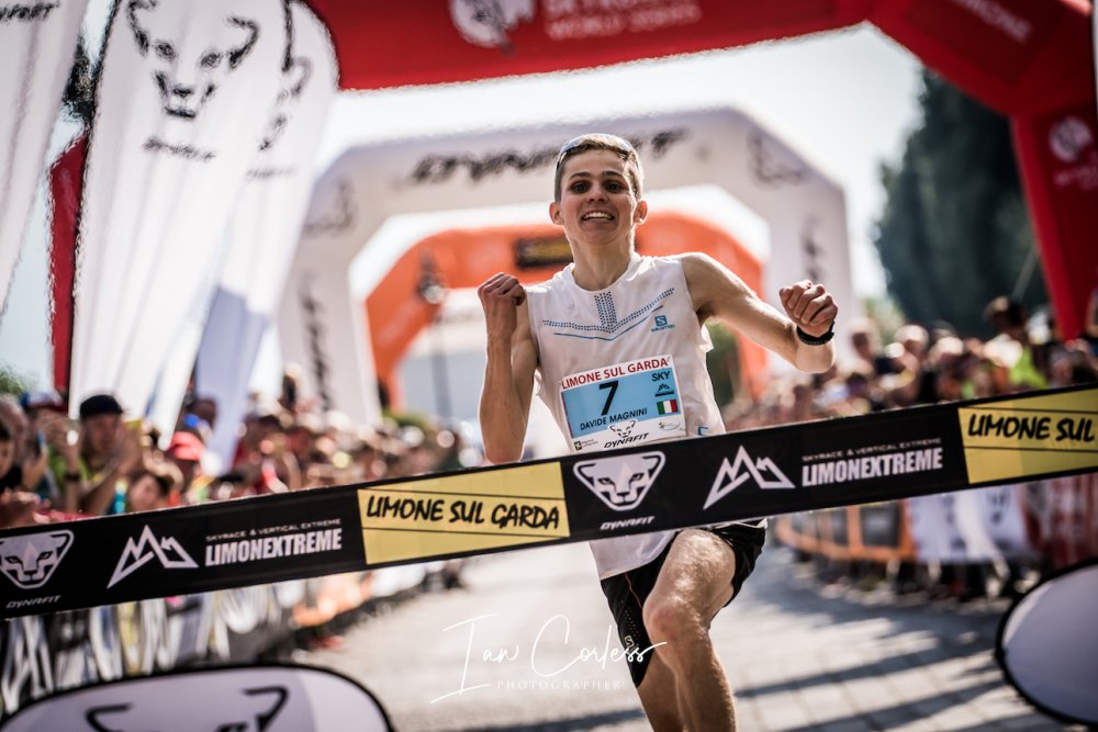 Skyrunning_it's tweet photo. ▶️ 20 anni di differenza tra Davide Magnini classe 1997 vincitore della #LimoneXtreme e @Dega1977 classe 1977 . Volontà e costanza per la crescita di un atleta e di uno sport @Skyrunning_com #Skyrunning #SWS18
📷 @iancorless  @Talkultra https://t.co/U0f05wy9lv