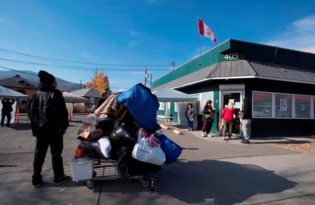 Black market will thrive until small pot growers and sellers included: advocates: bit.ly/2J7U9oE https://t.co/a9siBCnFxh