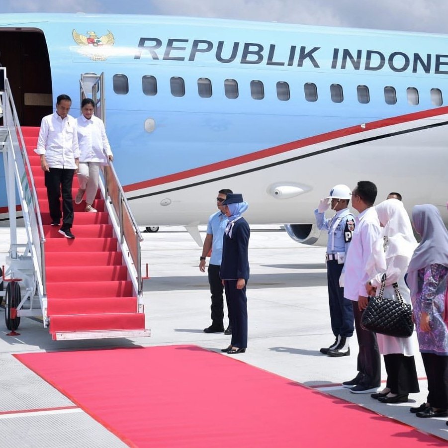 Kembali menuju NTB untuk meninjau proses rehabilitasi dan rekonstruksi pasca gempa di Lombok dan sekitarnya.

Saya hendak memastikan penyederhanaan administrasi pencairan dana bantuan pemerintah -- dari 17 tahap jadi satu tahap prosedur -- bagi warga korban gempa telah dilakukan.