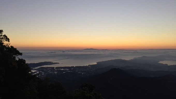 Tam summit (#4) this morning. Chased @BryanTing once again to an uphill PR (sub-90min!), just made the<a class="tags" target="_blank" title="On Twitter" href="/?out=eyJ0eXAiOiJKV1QiLCJhbGciOiJIUzUxMiJ9.eyJpYXQiOjE3MjQ2NjA5NzQsImlzcyI6InR3cG9ybnN0YXJzLmNvbSIsIm5iZiI6MTcyNDY2MDk3NCwiZXhwIjoxNzU2MTk2OTc0LCJyZWRpcmVjdF91cmwiOiJodHRwczovL3R3aXR0ZXIuY29tL0JyeWFuVGluZyJ9.9uCO1DBmVPbDQ7REeOXlpn737HgvJRsJNT3vDy0EzPFliRB672ju2-aTkxA90r2NFA7rWVvsaOUi1sfDhpufyQ">@BryanTing</a><a href="/tag/beautiful"class="tags"><span>#beautiful</span></a><a href="/tag/sunrise"class="tags"><span>#sunrise</span></a><a href="/tag/running"class="tags"><span>#running</span></a><a href="/tag/record"class="tags"><span>#record</span></a><a href="/tag/mttam"class="tags"><span>#mttam</span></a><a href="/tag/kevinflynn"class="tags"><span>#kevinflynn</span></a>