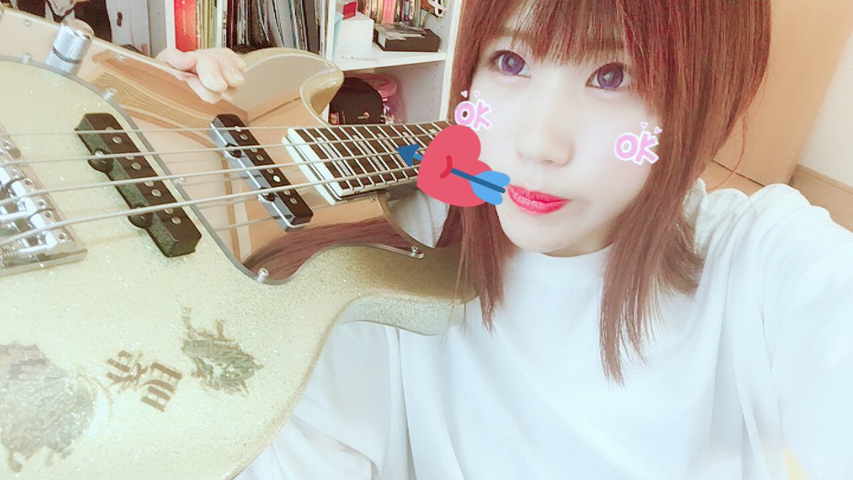 Iku 多忙 در توییتر 明希様モデルベースに明希様モデルストラップ付けて明希様タトゥーシール貼って明希様ピックで弾いてるキッツい女 時間までシド弾いてた 家でル Esp寄ル