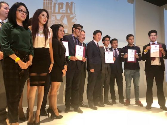ElInformanteMX's tweet image. Samsung reconoce a jóvenes mexicanos por sus soluciones de base tecnológica.
facebook.com/ElInformanteMe…