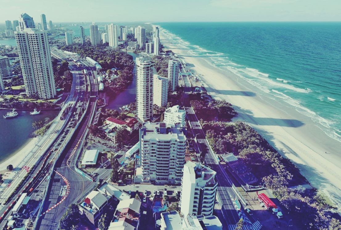 movingtoqld's tweet photo. #hellogoldcoast 🙌
#surfersparadise #goldcoast #queensland turns into #v8supercars #streetcircuit for the #goldcoast600 🏁
How do you #keepyoureyesontheroad with almost 3km of #goldcoastbeach beside you? 🤷♀️
#allaboutqueensland #thisisqueensland #visitqueensland https://t.co/zPPhwBU1kr