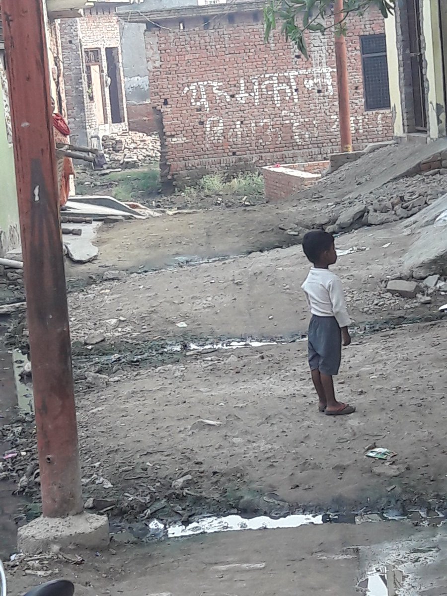 GudAkki's tweet photo. @CMOfficeUP meerut cantt smart city sadhu nagar gali no 5 bs bolunga kuch nahi sir ap hi dekh lijiye pesa aya kaam ni hua par ese vote bank bnaye hm karyakarta k jha jate h to log galiyan dete h kyuki vote diya h unhone or kaam mila hi ni jra bhi unko https://t.co/g7h8i4iozP