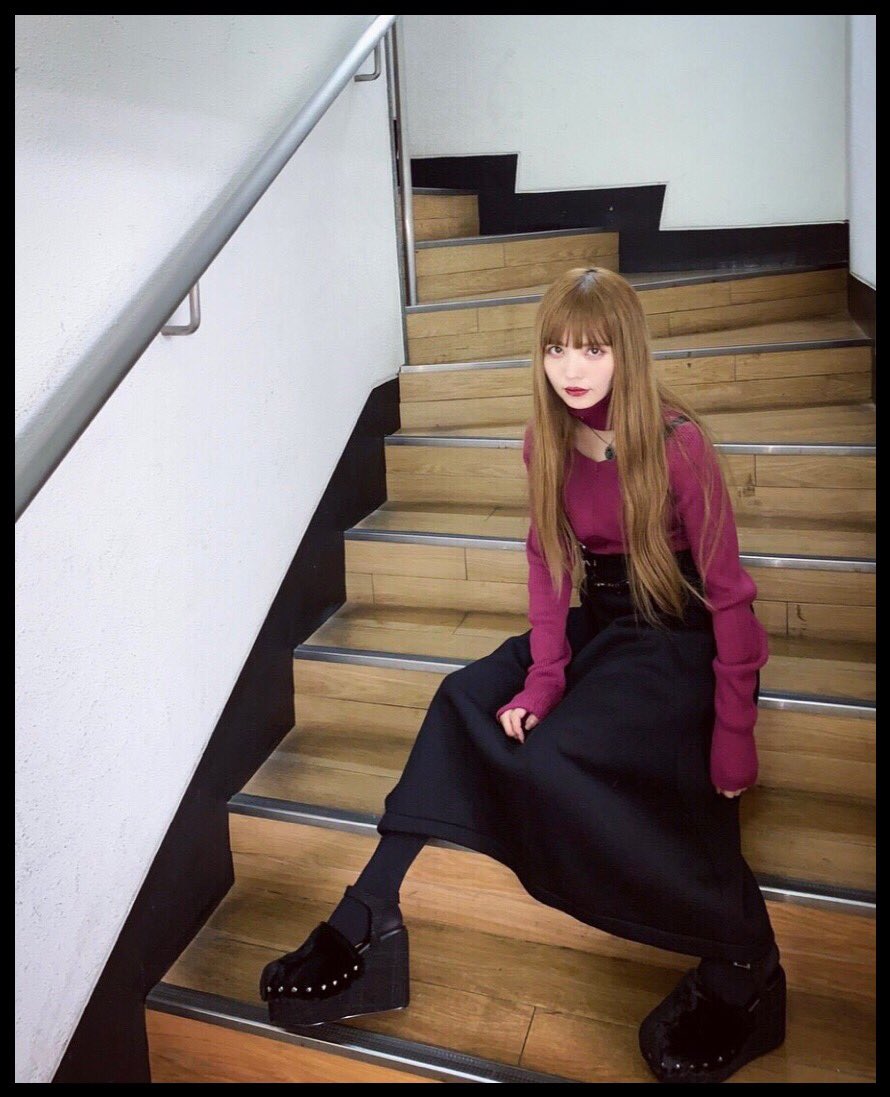 ট ইট র Eatme Director S Info 2wayクロスタートルニット ボンディングボリュームスカート イニシャルネックレス ワンタッチバッグルハーネスベルト フェイクファーサボ チリアンパープル ブラックで毒っぽいコーデに 03 3486 5128 T ট ইট র Eatme Director S Info 2wayクロスタートルニット ボンディングボリュームスカート イニシャルネックレス ワンタッチバッグルハーネスベルト フェイクファーサボ チリアンパープル ブラックで毒っぽいコーデに 03 3486 5128 T