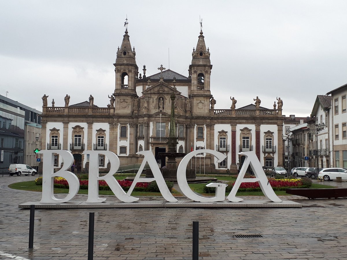 GemmaSPearce's tweet image. We are in Portugal with the partnering countries involved in the #CoCreatingWelfare project discussing how our course has evolved with our #cocreators 😊 blogs.coventry.ac.uk/researchblog/c… @Paul_IDTU @EUErasmusPlus @CovUni_CIRAL @CovUni_CABS @CovUni_Brussels @Clair_Dempsey @JoParsons83