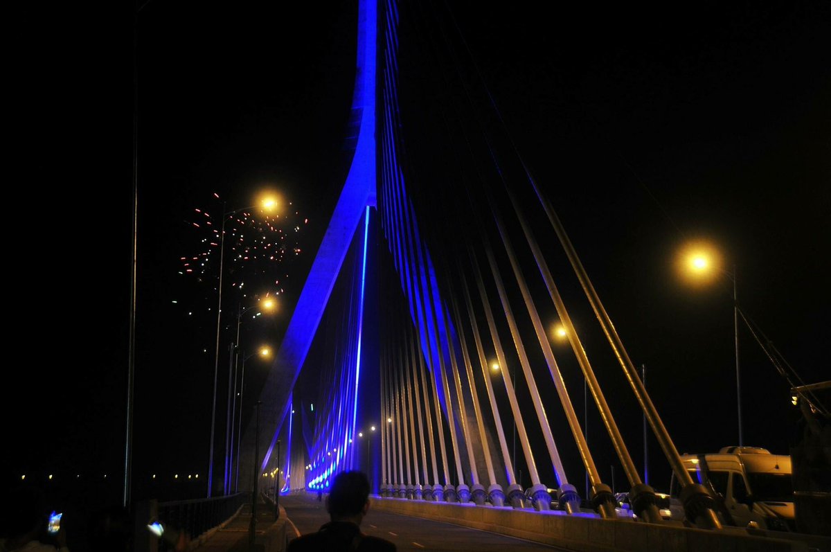 U_WildSafaris's tweet photo. You no-longe need to go to #paris for a marriage proposal, the #SourceofNilebridge could be a perfect place for you.
In case you missed the #fireworks at the #SOTN bridge
There you go....
https://t.co/sa53oEUPvW #visitUganda #jinja #Newbridge #adventuretime #adventureTown https://t.co/aWdnqtMHMe