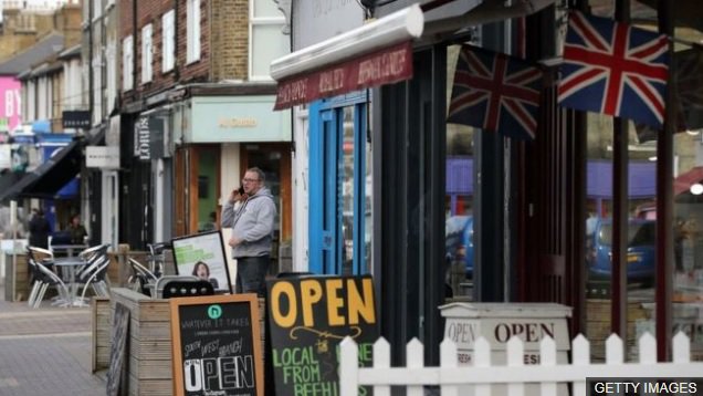BBCBusiness's tweet photo. "Business rates are an absolute nightmare," says Rosa Ashby, of Rosa Flowers in Witney near Oxford. "Each year it gets harder... Our rates are approximately £9,000 a year, for a florist it's very difficult. That's approximately £770 a month." #WakeUptoMoney https://t.co/cA2mq9Toi5
