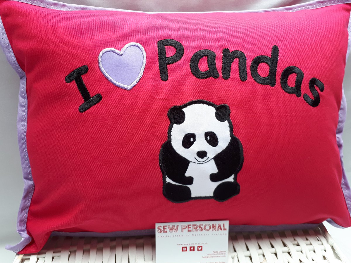 SewPersonal's tweet photo. #Erin, aged 10, designed her very own #cushion! This is a young lady who knows exactly what she wants .... and she adores #Pandas ♡.
If you have an idea you'd like to develop then please get in touch - hello@sewpersonal.co.uk. 
#Handmade #Personalised ##Embroidery #Panda https://t.co/wHqpPy5eRa