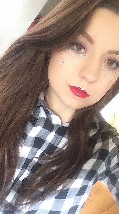 itsjustchloexo_'s tweet image. Absolutely loved creating this #WorkOfArt inspired by @JamieMusical 💜 ‘a little bit of glitter in the grey’ ✨ #BarryM