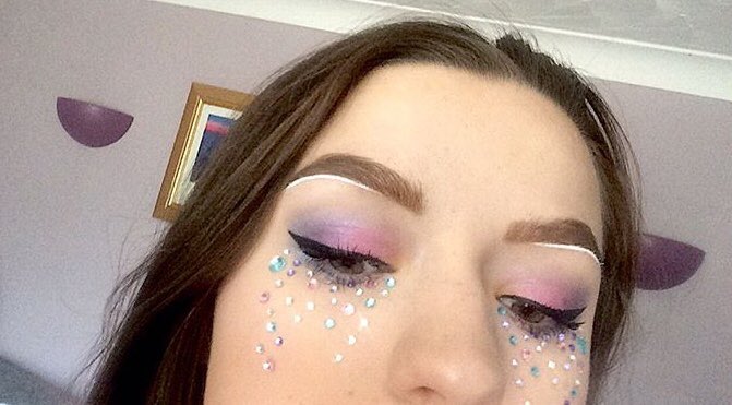 itsjustchloexo_'s tweet image. Absolutely loved creating this #WorkOfArt inspired by @JamieMusical 💜 ‘a little bit of glitter in the grey’ ✨ #BarryM