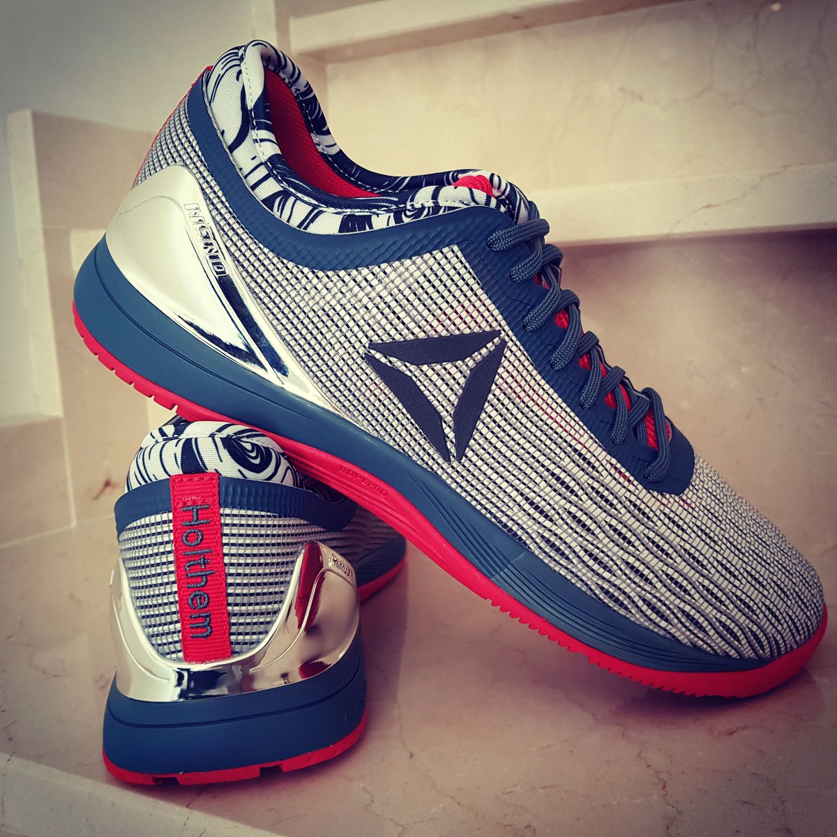 in love with my new <a href="/crossfitholthem/">Crossfit Holthem</a> reebok shoes !!! thx <a href="/reebok/">Reebok</a> @ReebokWomen 🤩🤩🤩🤩 #holthemcrew #crossfitholthem #crossfitbelgium #crossfit