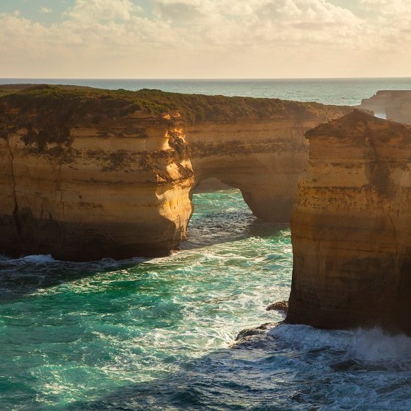 Still no plans for the weekend? Don't stress, there's still time to organise a day trip! We're thinking the Great Ocean Road 🚌🌊 #aatkings #smilekings #greatoceanroad