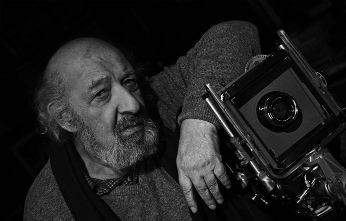 anafod's tweet photo. Işığin rengin ve görsel hafizanin büyük ustasi huzur icinde uyu, fotograf camiasi ustasini kaybetti başimiz sagolsun 
Anafod Y.K https://t.co/hwQ6BuQVnE