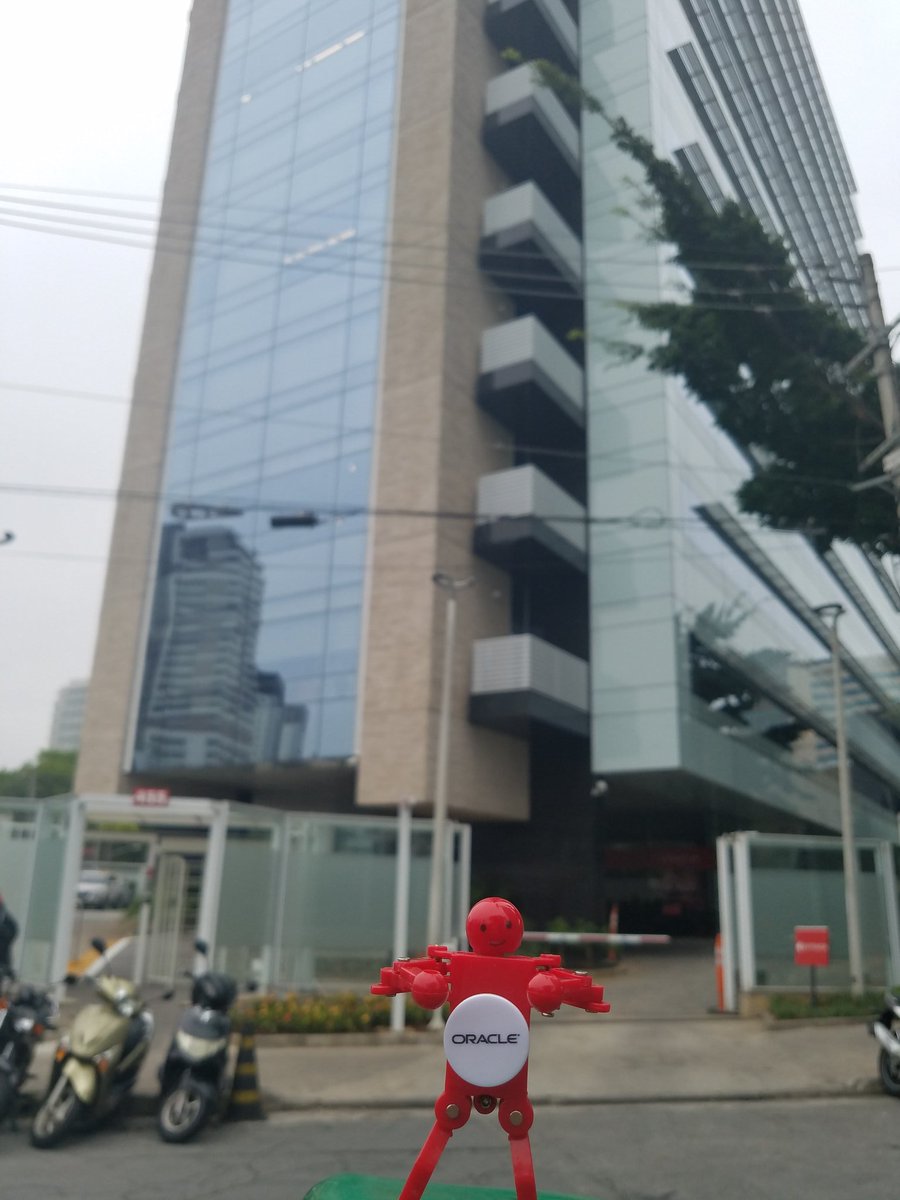 MarcosArancibia's tweet image. #OracleMachineLearning robots have been spotted in São Paulo, Brazil ! Might they be headed to #OOW18? Come meet them at our Booth ! #Oracle #Analytics #OracleAutonomous #OracleDatabase #MachineLearning #AnalyticsandDataSummit