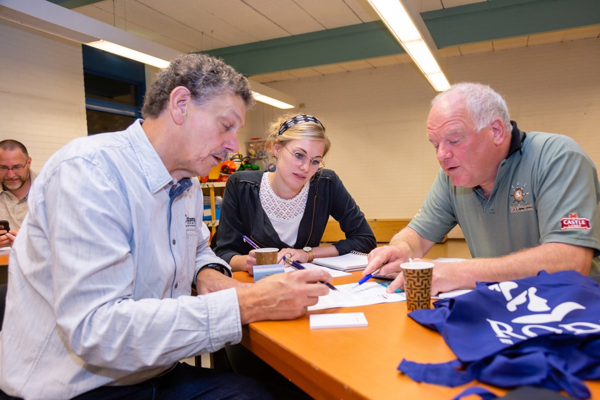 En nu persberichten schrijven maar!
Zeer geslaagde avond workshop persberichten schrijven gisteravond! Dank Rodi Media geven van deze gratis workshop en De Bolder Monnickendam voor het beschikbaar stellen van de locatie!
Foto: @ElsBroers Broers van Zichtbaar in Bedrijf!
