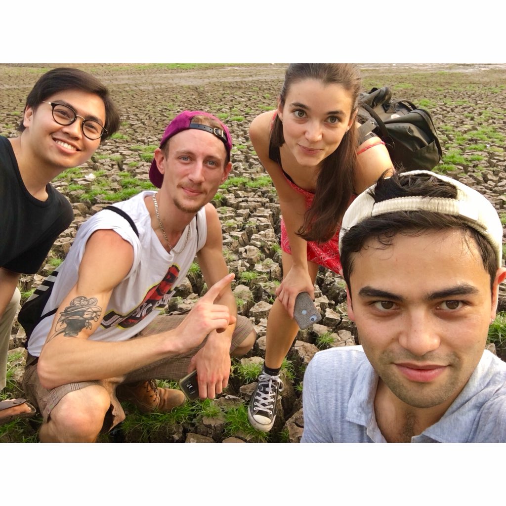 hilangchild's tweet photo. #INDONESIA ❤️ this has been a life affirming trip, thank you to everyone who came to one of our 3 shows.
Infinite gratitude to everyone at @idbritisharts, @archipelagofest_id, @greenpeaceid, @sosforests, @musicforbrighterday and @rumahsanur. We’ll be back xxx
#UKID 🇲🇨🇲🇨 https://t.co/aQOp9pdE1d