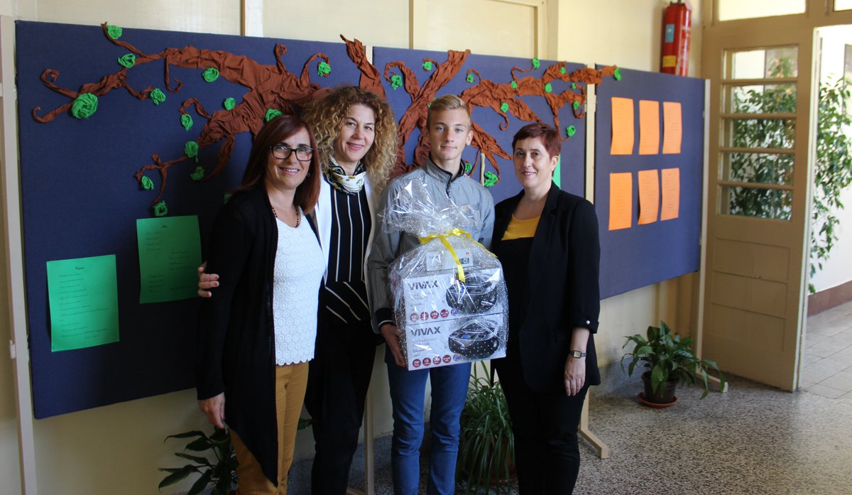 Svečana dodjela nagrada sudionicima 47. Međunarodnog natjecanja u pisanju pisama za mlade na temu : „Zamisli na trenutak da si pismo koje putuje kroz vrijeme. Koju poruku želiš prenijeti svojim čitateljima?“ Čestitamo svim nagrađenima i zahvaljujemo svima na sudjelovanju!