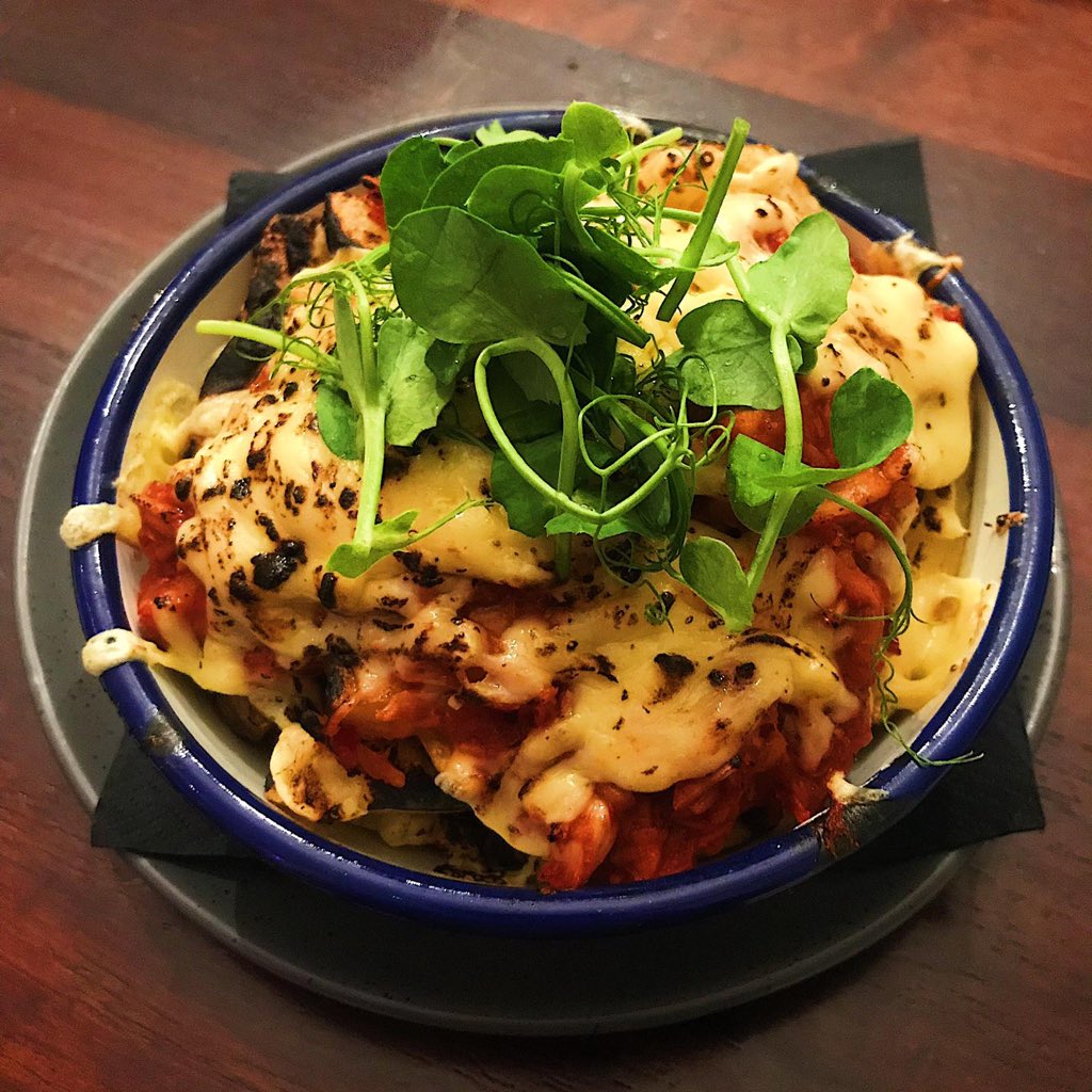 Chef Gareth has been busy creating #Vegan #Dirtyfries. Hand cut fries with pulled bbq jackfruit & vegan cheese, pairs with any of our 50+ #veganbeers. Delicious, now come try! #veganfood #veganbristol #bristolvegans #vegansw #bristolfood #vegancheese #bristolfood #bestbarbristol